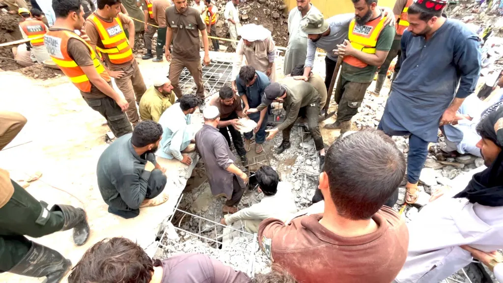 Pakistan Struggles to Defend Against Relentless Flooding Amid Climate and Governance Crises